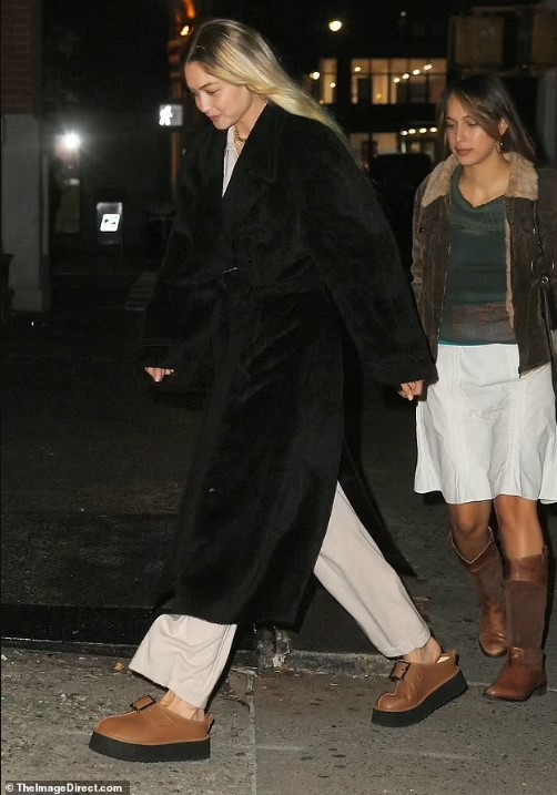 آيدان مع جيجى حديد