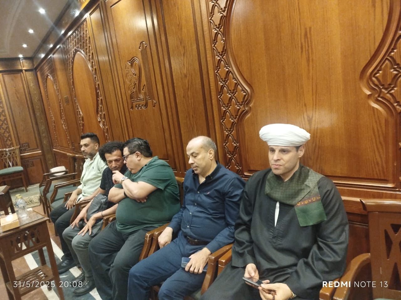 خالد جلال وحمادة الموجي ومحمود التهامي وخالد داغر اول الحاضرين عزاء والد رىيس دار الأوبرا (6)