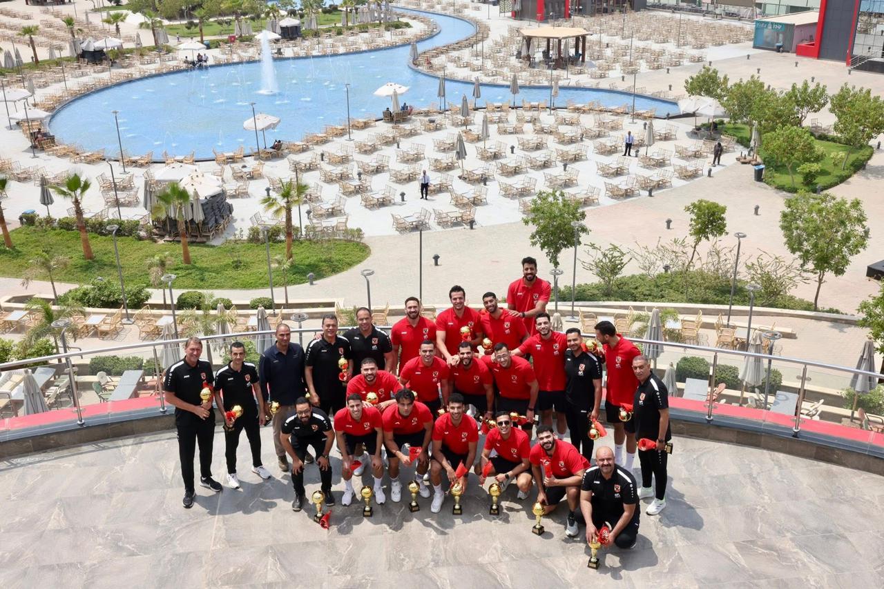 صورة جماعية ليد الاهلي