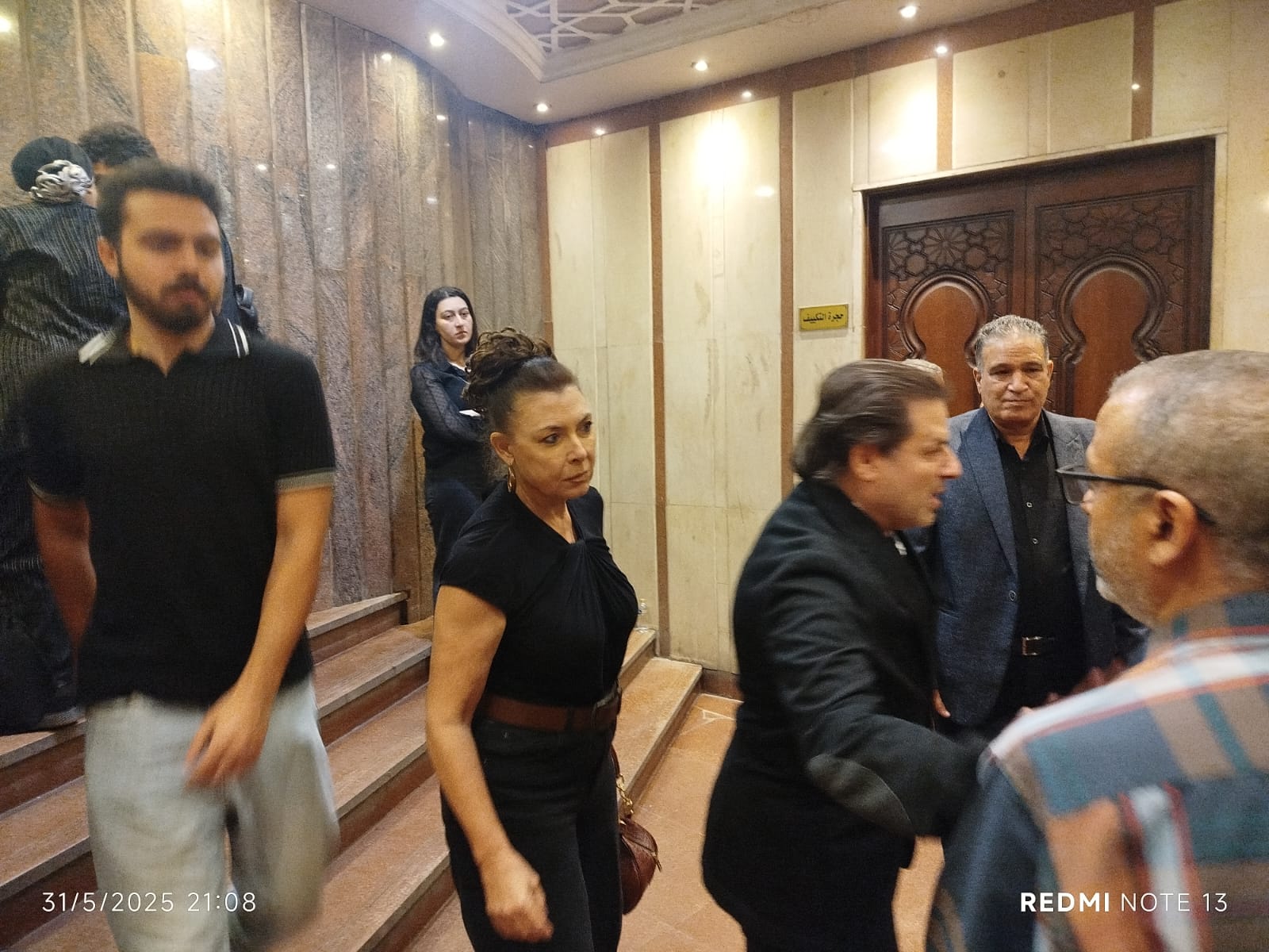 مصطفي كامل وانوشكا ونادية مصطفي وتامر عبدلمنعم وريهام عبد الحكيم يشاركون في عزاء والد رئيس الاوبرا (3)