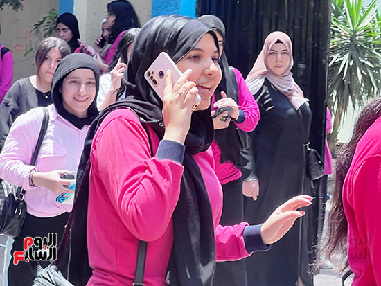 خروج طالبات الشهادة الإعدادية بعد اداء امتحان مادتي اللغة العربية والدين (12)