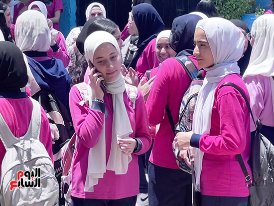خروج طالبات الشهادة الإعدادية بعد اداء امتحان مادتي اللغة العربية والدين (6)
