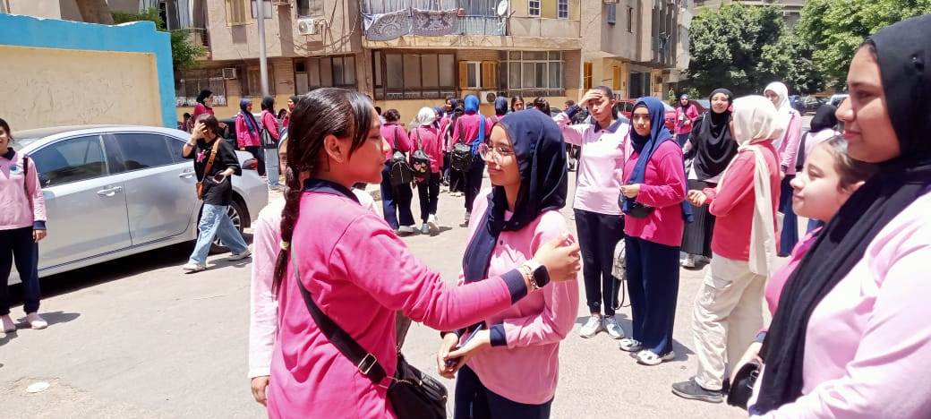 طالبات الشهادة الإعدادية يؤدون امتحاني اللغة العربية والتربية الدينية (2)