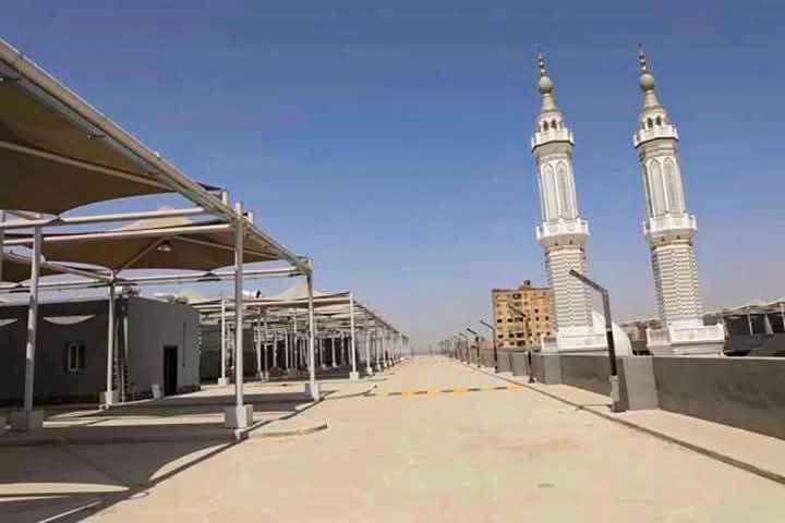 الموقف يضم مسجد و3 طوابق للسيارات