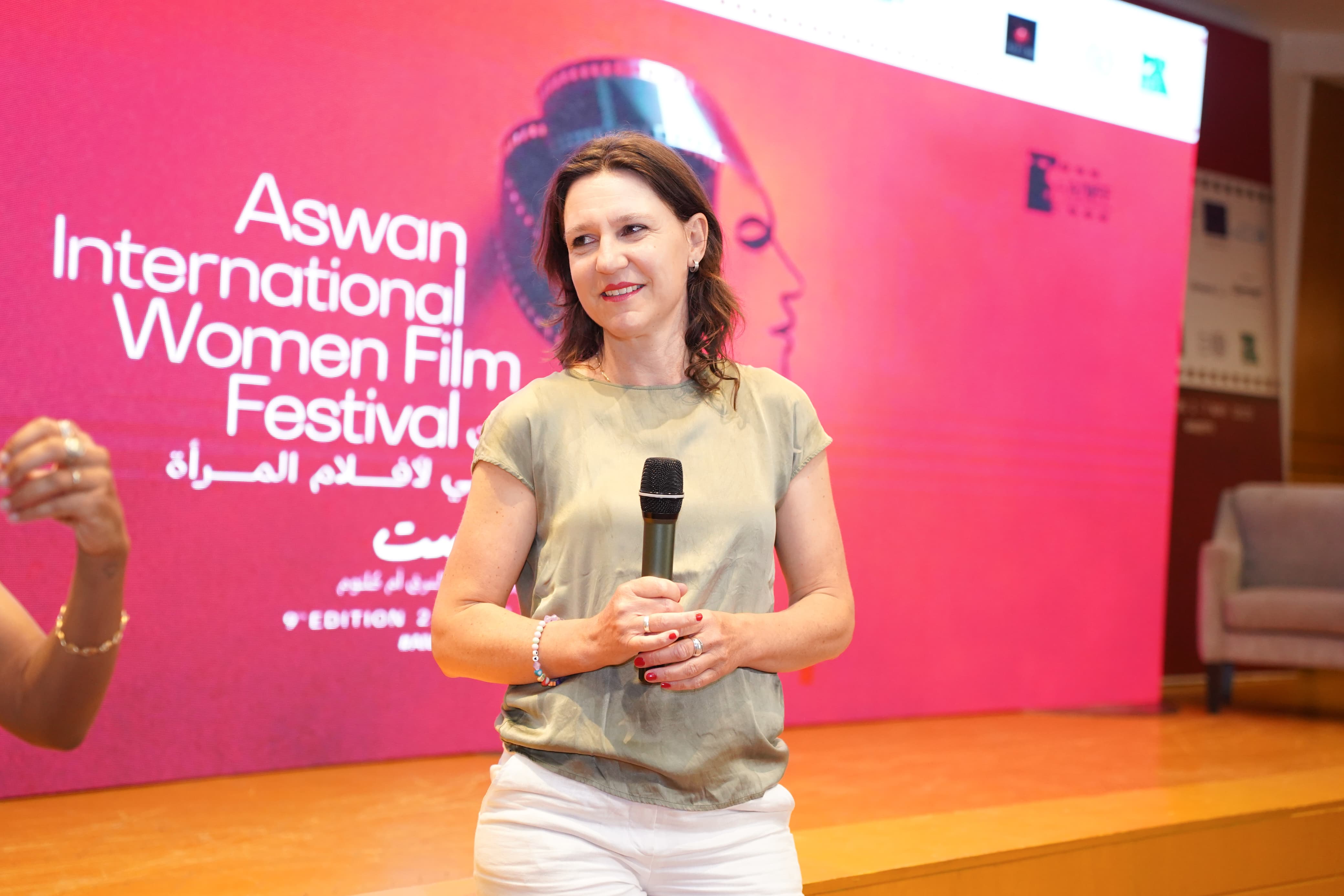 الهولندية إليزابيث فرانيه بمهرجان أسوان أفلامي تعتمد على قسوة التفاصيل اليومية للمشاعر الإنسانية (3)