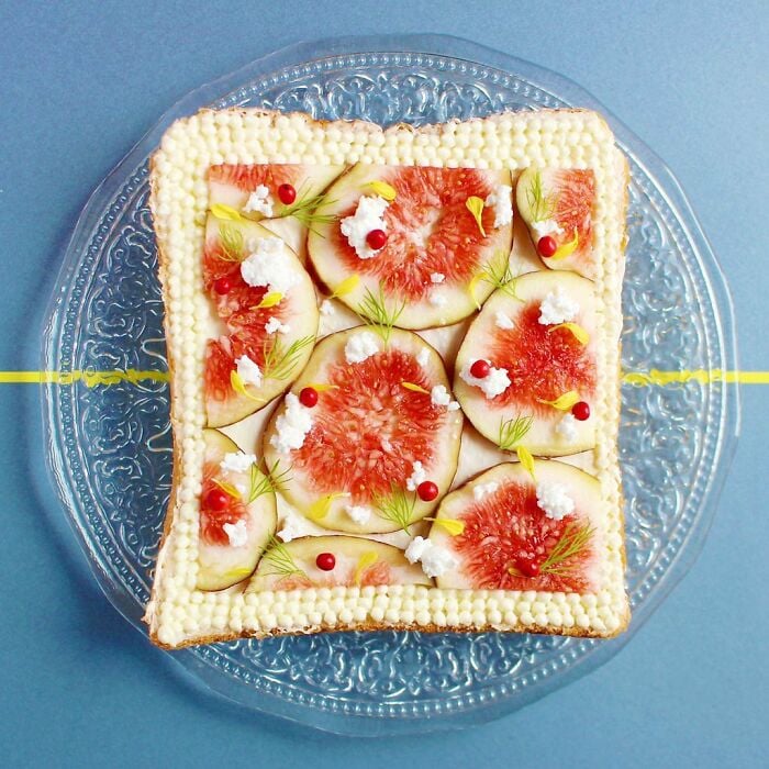عمل فني بالخبز المحمص (7)