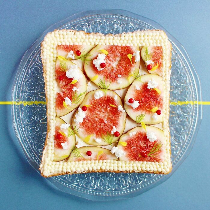 عمل فني بالخبز المحمص (7)