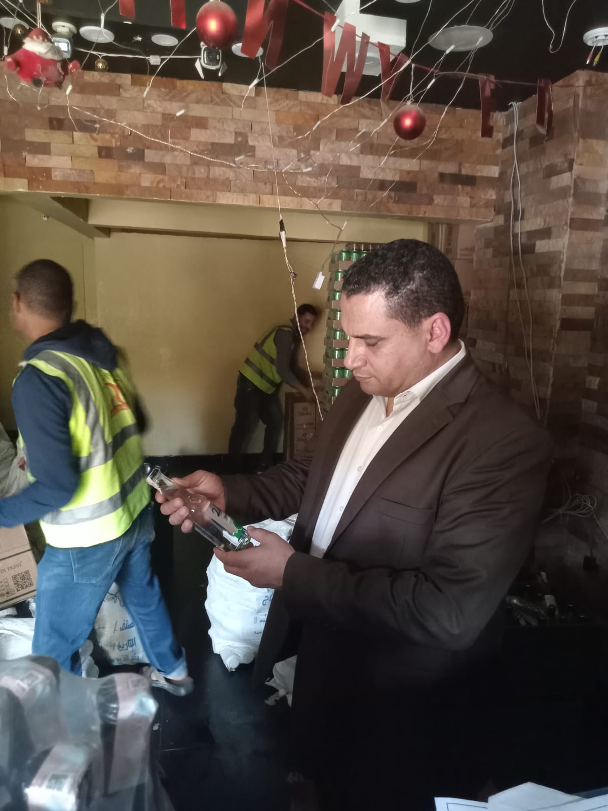 جانب من الضبطية جانب من الضبطية