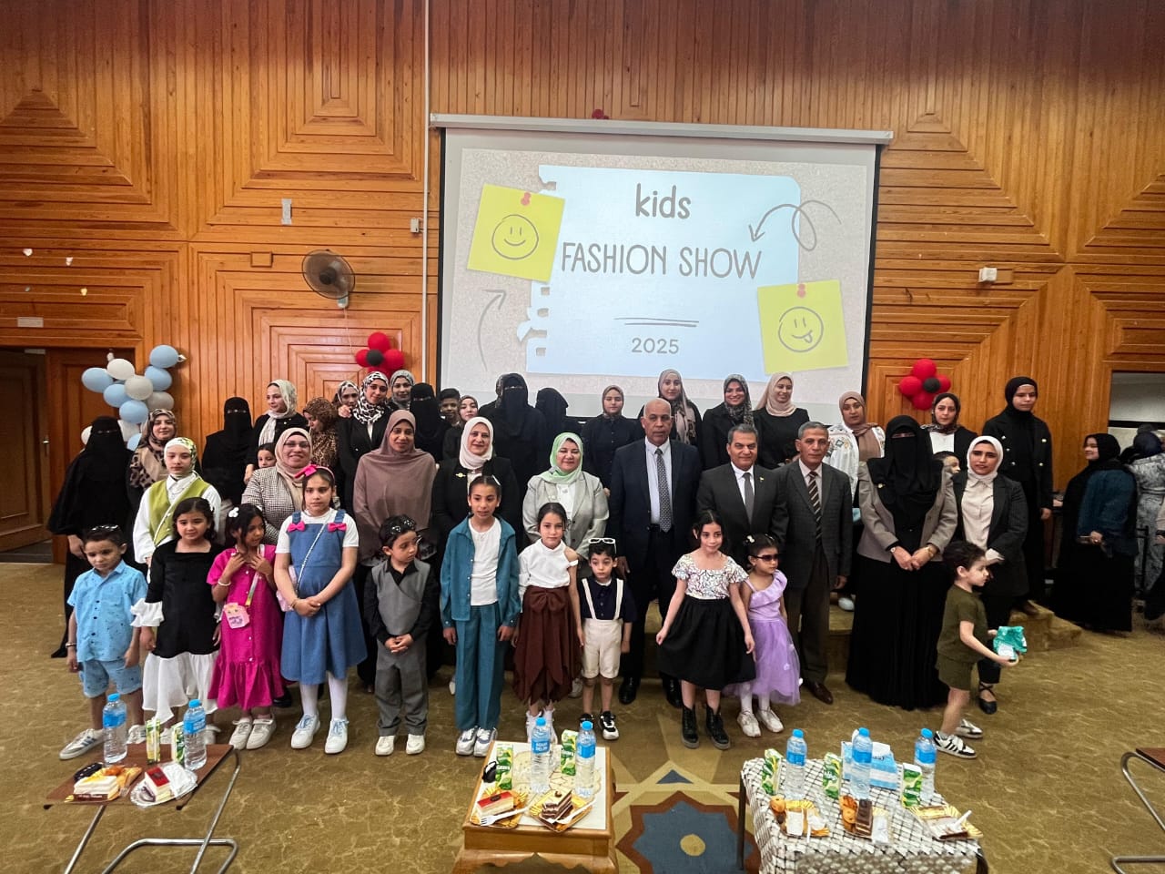 المشاركون في معرض للأطفال