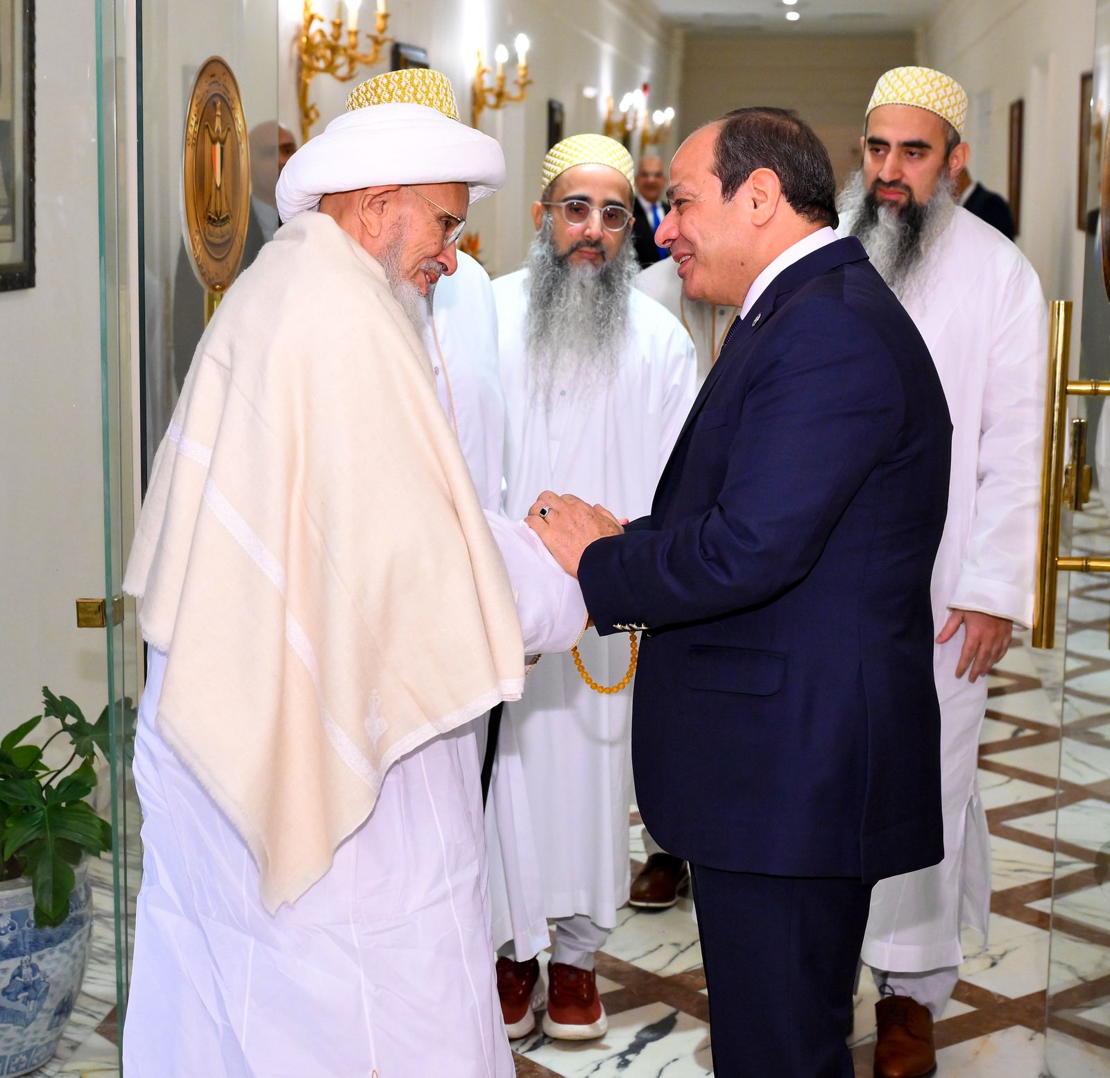 الرئيس عبد الفتاح السيسي يستقبل السلطان الدكتور مفضل سيف الدين، سلطان طائفة البهرة بالهند (6)