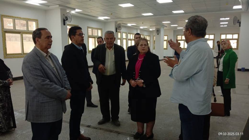 المبني من الداخل