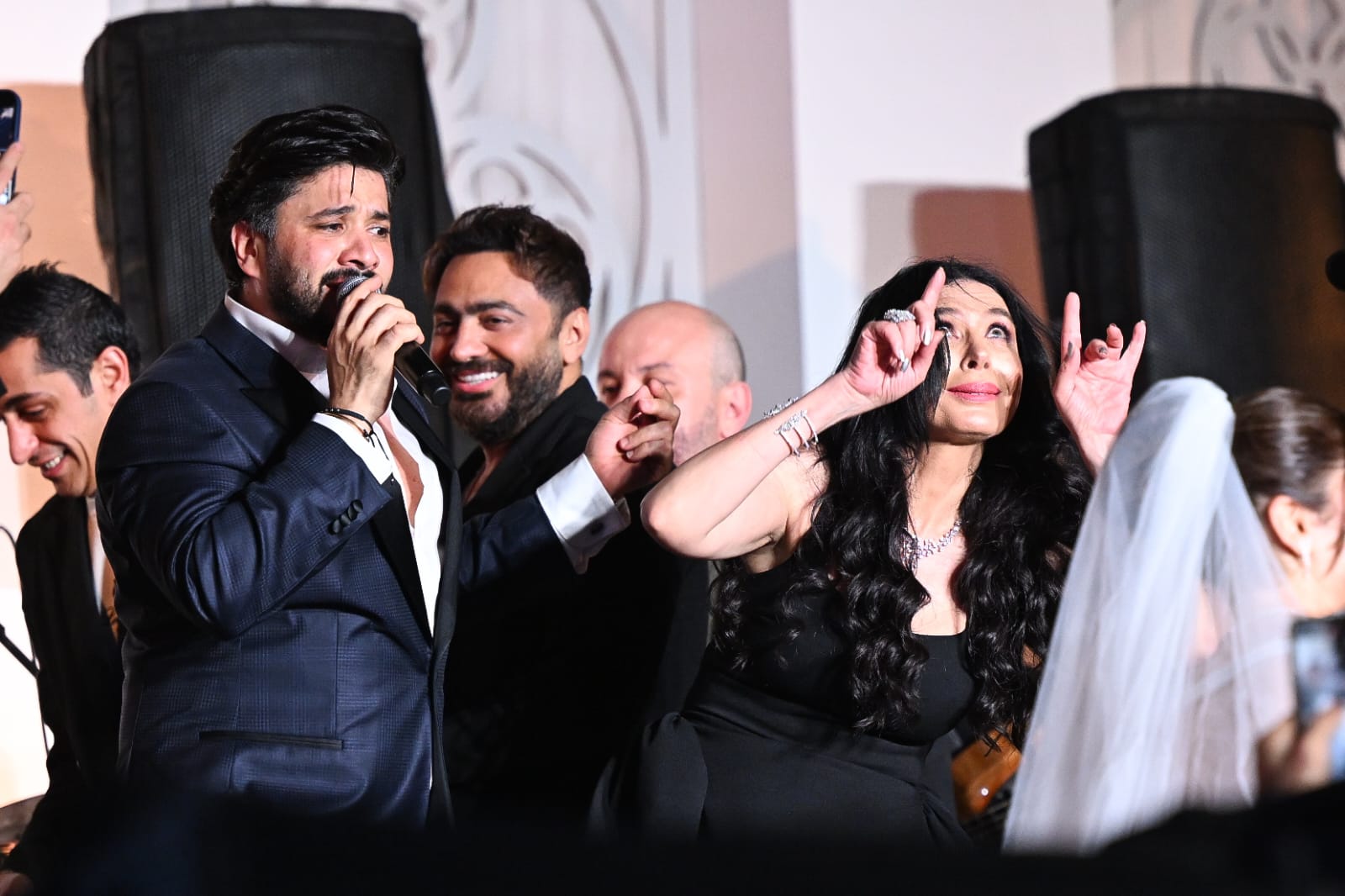 مصطفى حجاج يغنى ودينا ترقص فى وجود تامر حسنى مصطفى حجاج يغنى ودينا ترقص فى وجود تامر حسنى