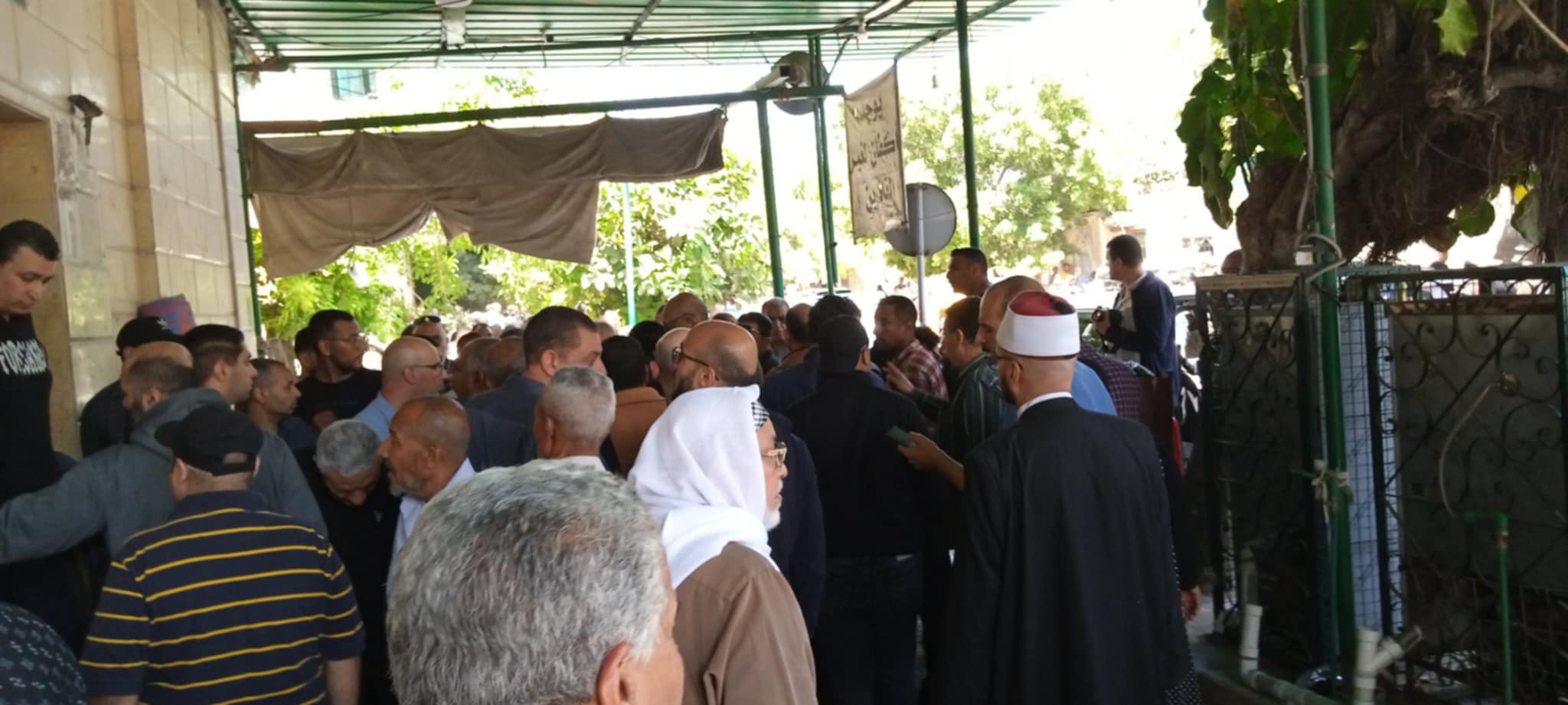 تشيع جثمان الفنان نعيم عيسي من محافظة الإسكندرية تشيع جثمان الفنان نعيم عيسي من محافظة الإسكندرية