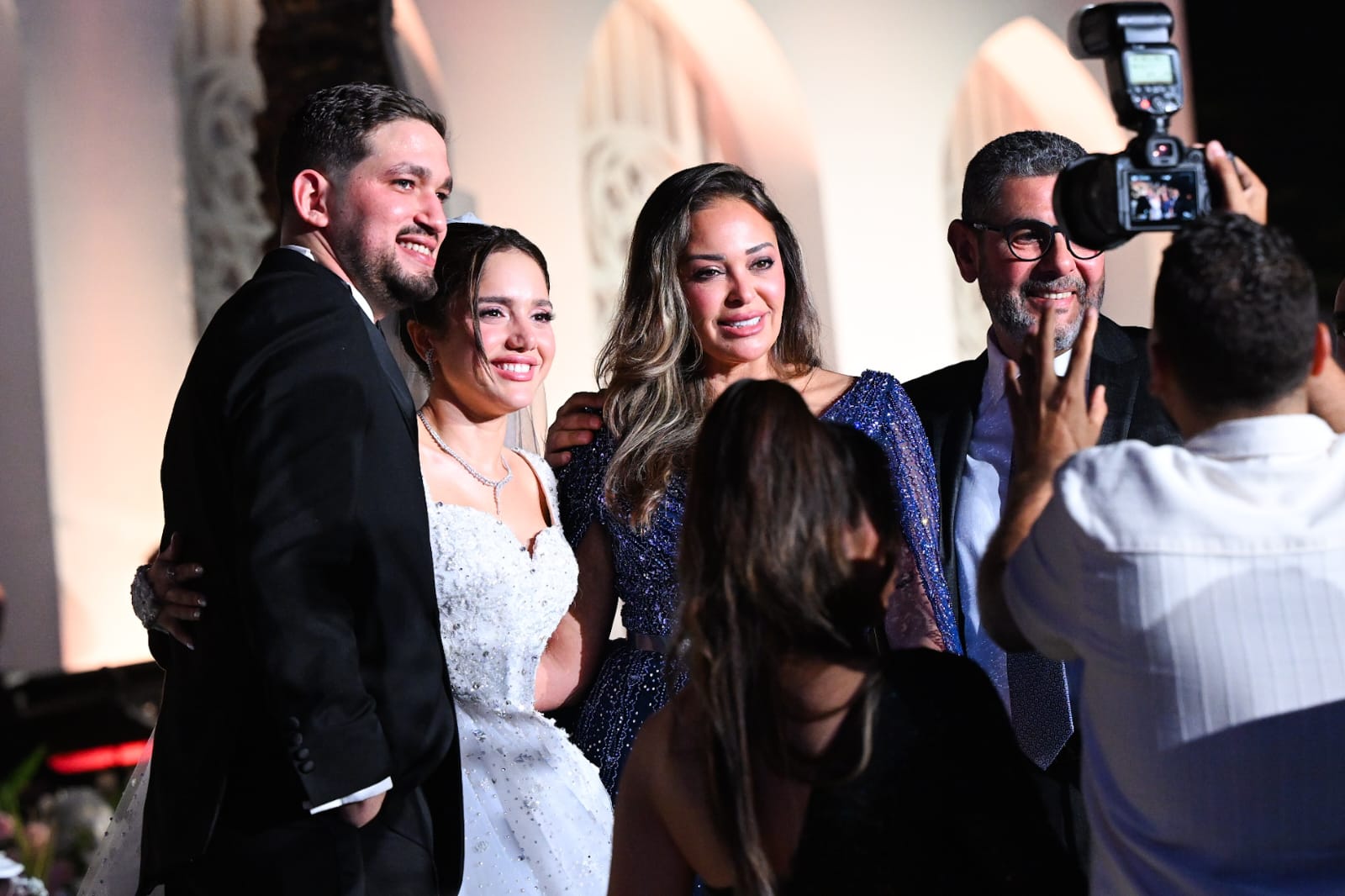 داليا البحيرى وزوجها مع رنا رئيس وعريسها داليا البحيرى وزوجها مع رنا رئيس وعريسها