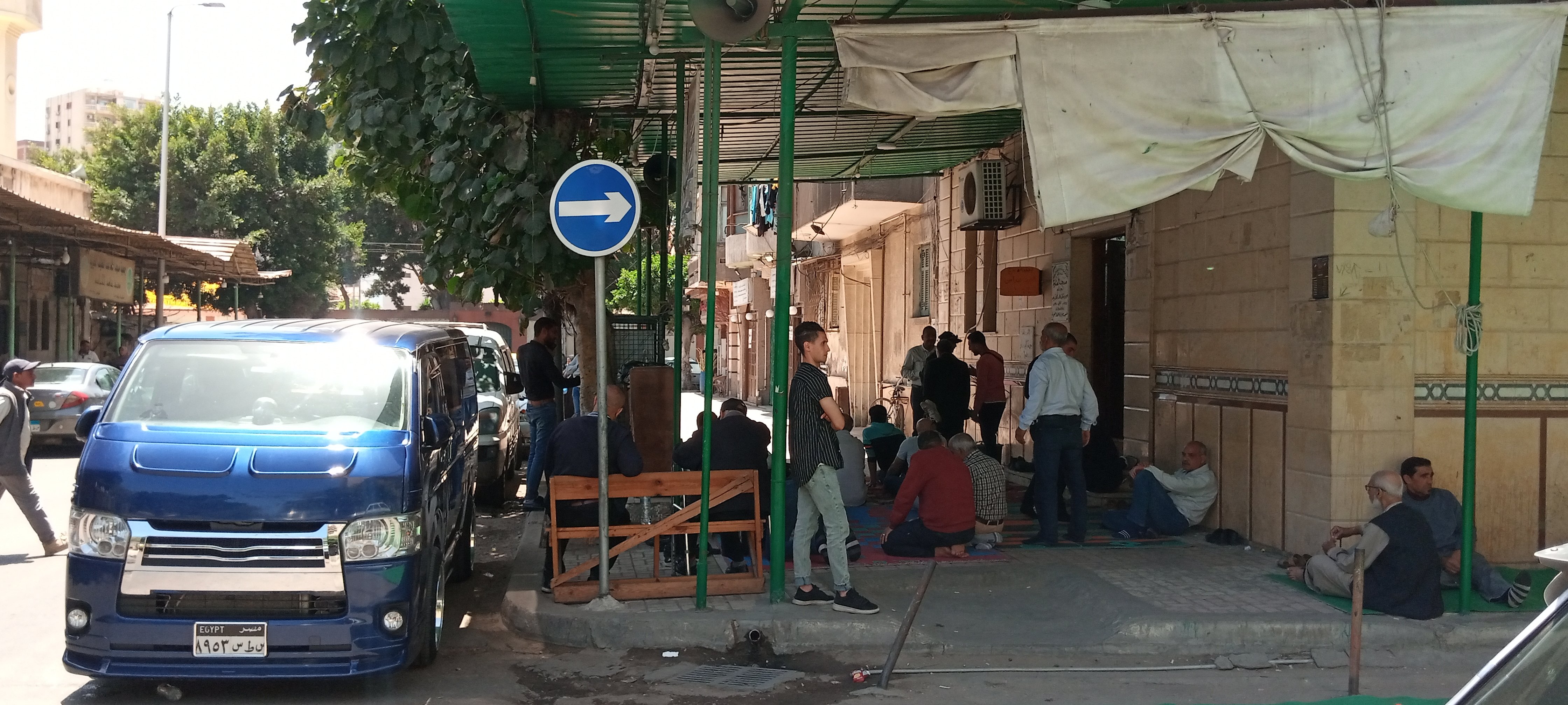 وصول جثمان الفنان نعيم عيسى إلى مسجد المنارة بالإسكندرية لصلاة الجنازة وصول جثمان الفنان نعيم عيسى إلى مسجد المنارة بالإسكندرية لصلاة الجنازة
