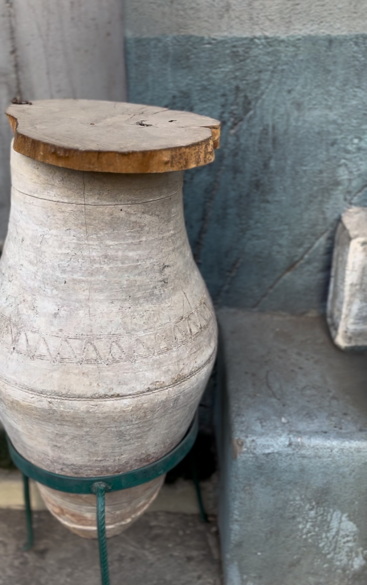 جانب من الجداريه (1)