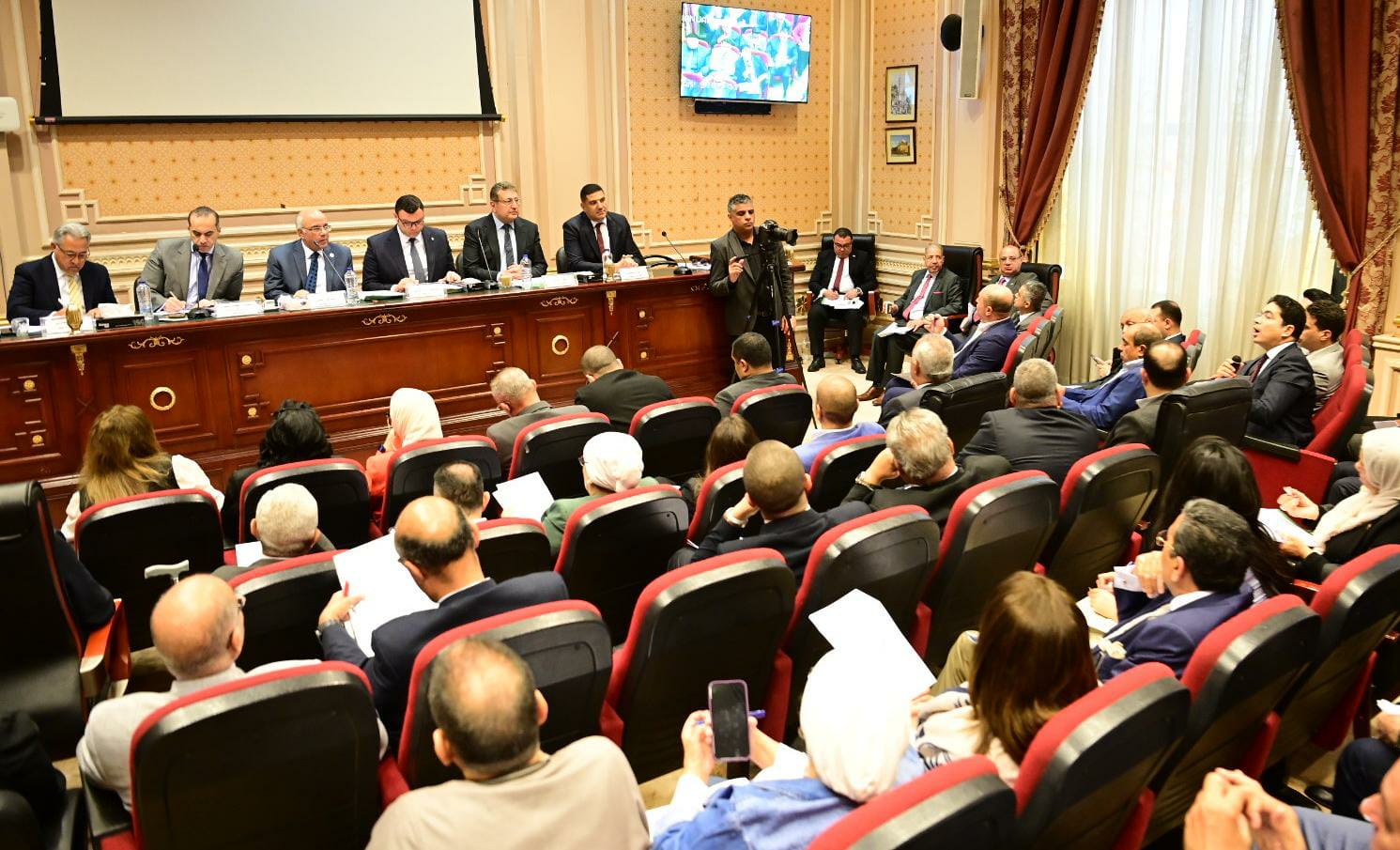 اللجنة المشتركة من لجنة الإسكان ولجنة الإدارة المحلية ولجنة الشئون الدستورية والتشريعية بمجلس النواب (11)