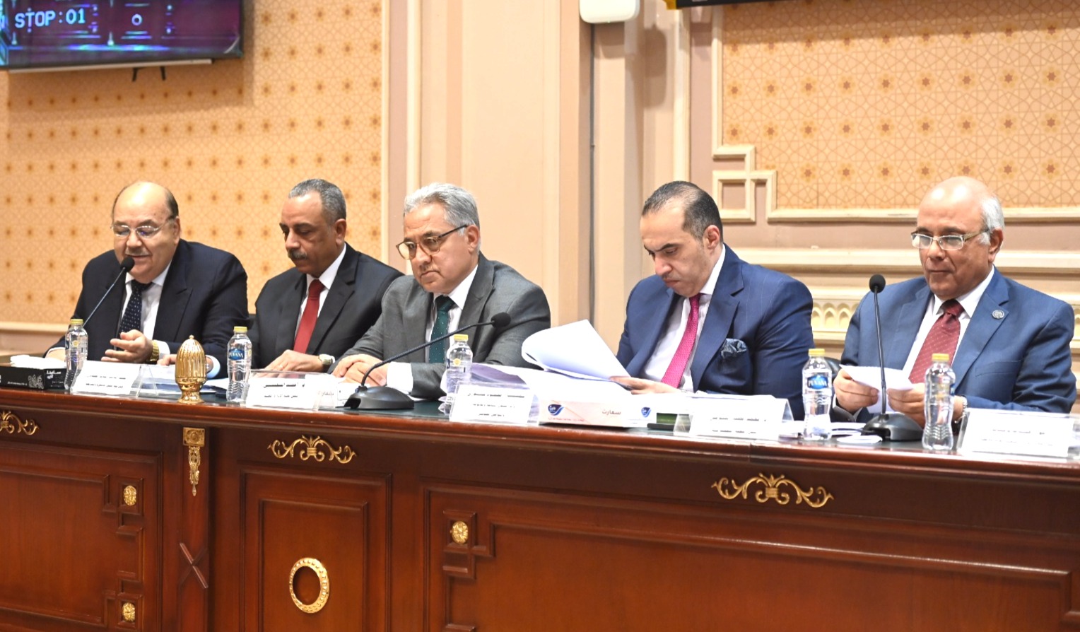 اللجنة المشتركة من لجنة الإسكان ولجنة الإدارة المحلية ولجنة الشئون الدستورية والتشريعية بمجلس النواب (10)