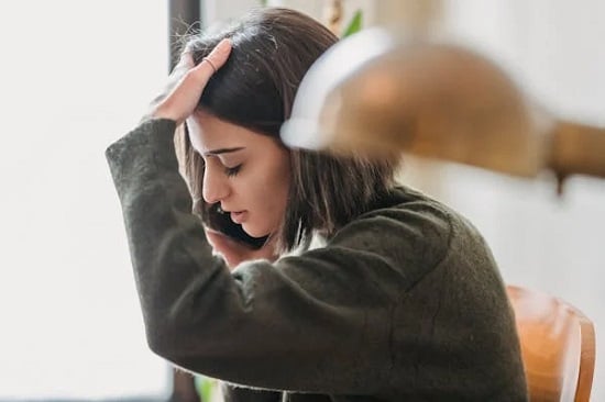 اشخاص ترفض التحدث في الهاتف