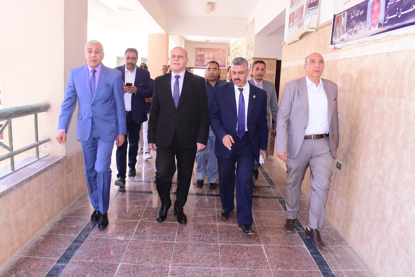 رئيس الجامعة يصل لإفتتاح المكتبتين