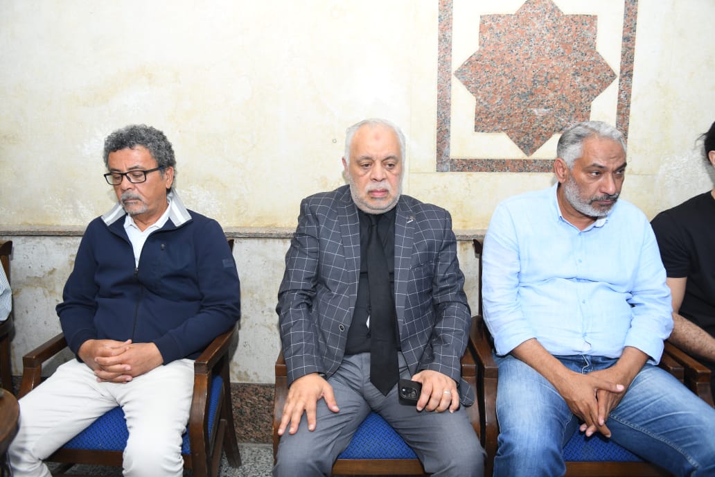 نجوم الفن يقدمون واجب العزاء في وفاة حماة محمد السبكي (5)