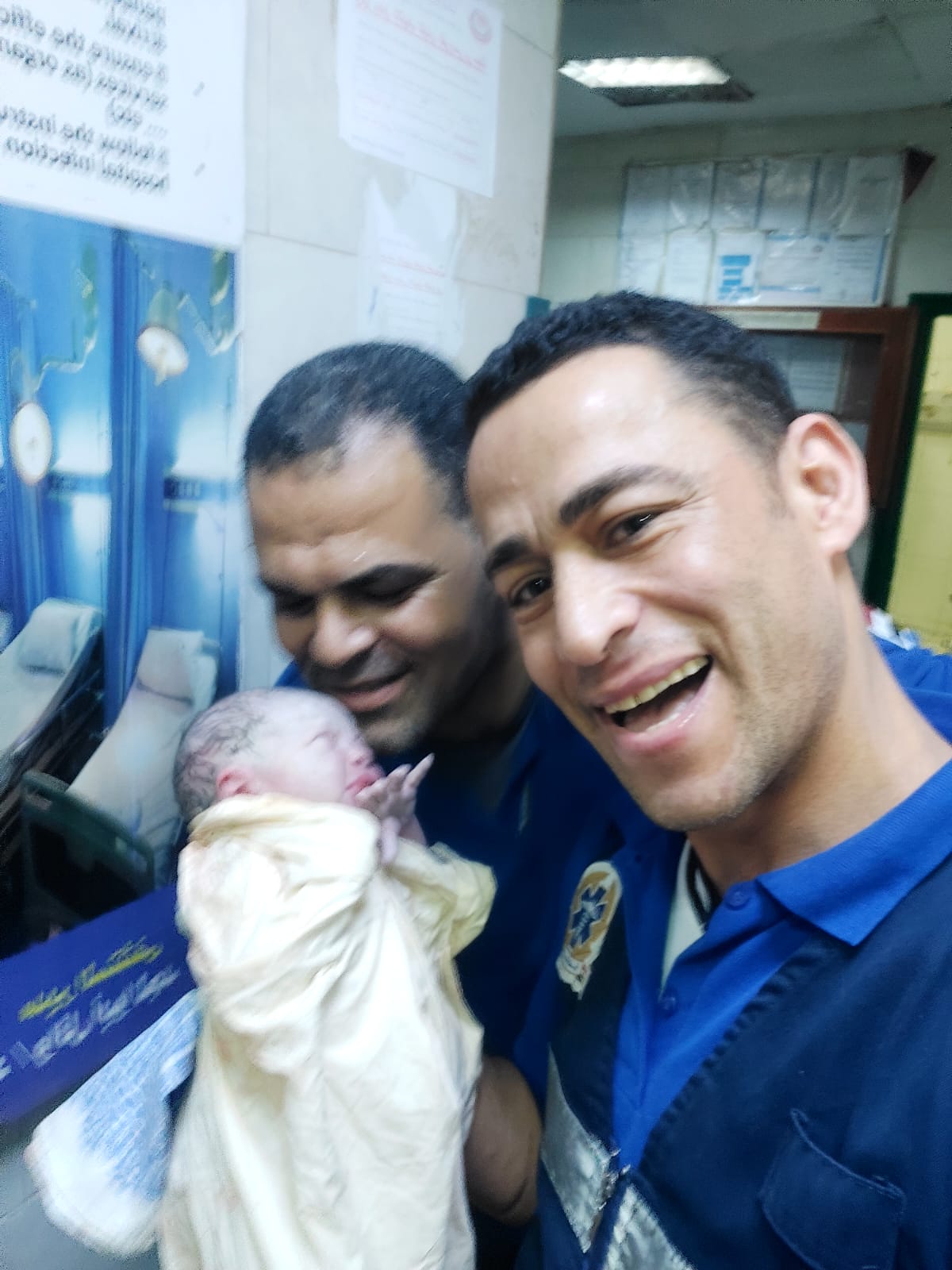 فرحة طاقم  الإسعاف بالمولدة بالقطار