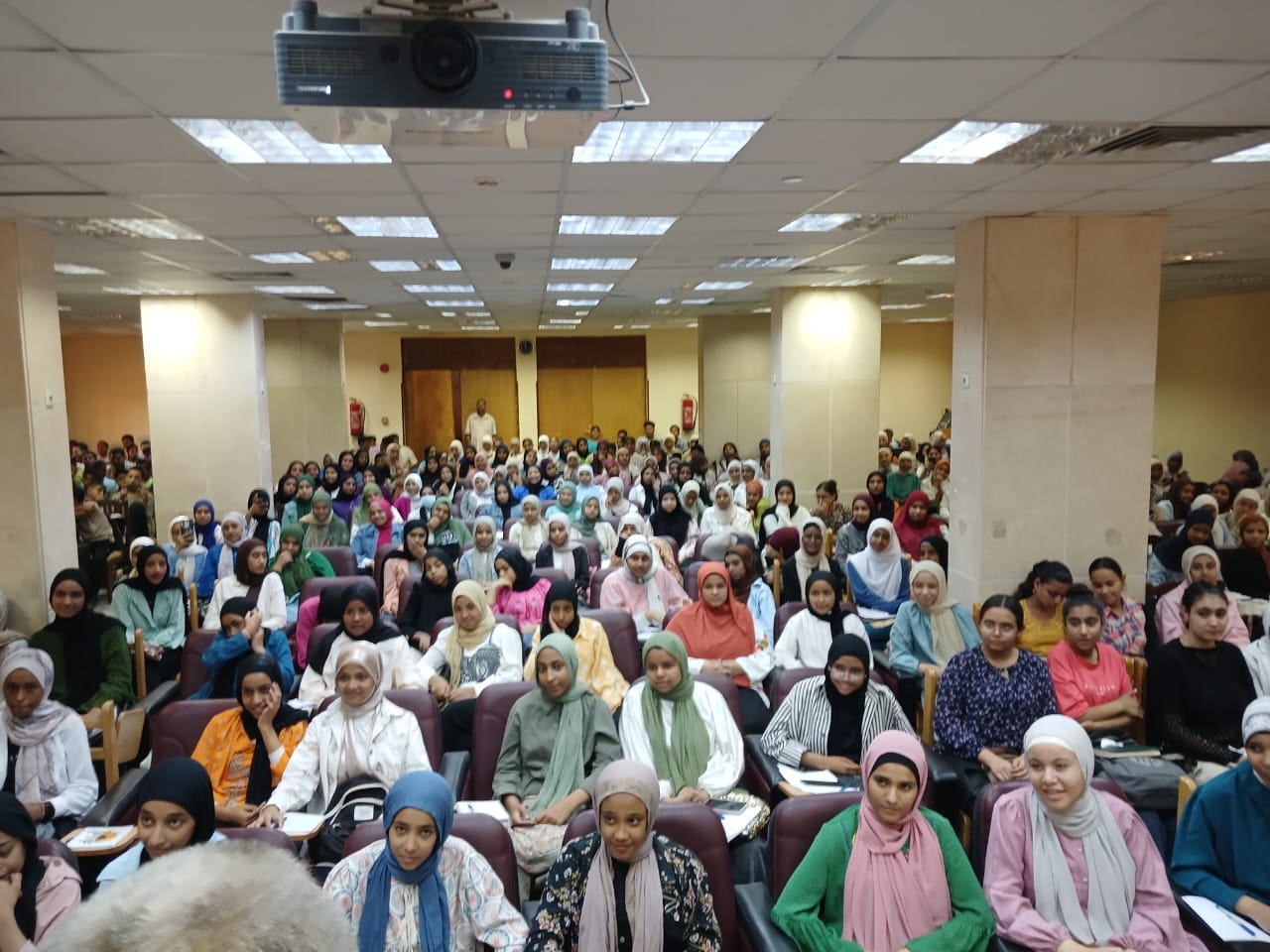 قوافل المراجعة النهائية المجانية لطلاب الشهادة الإعدادية