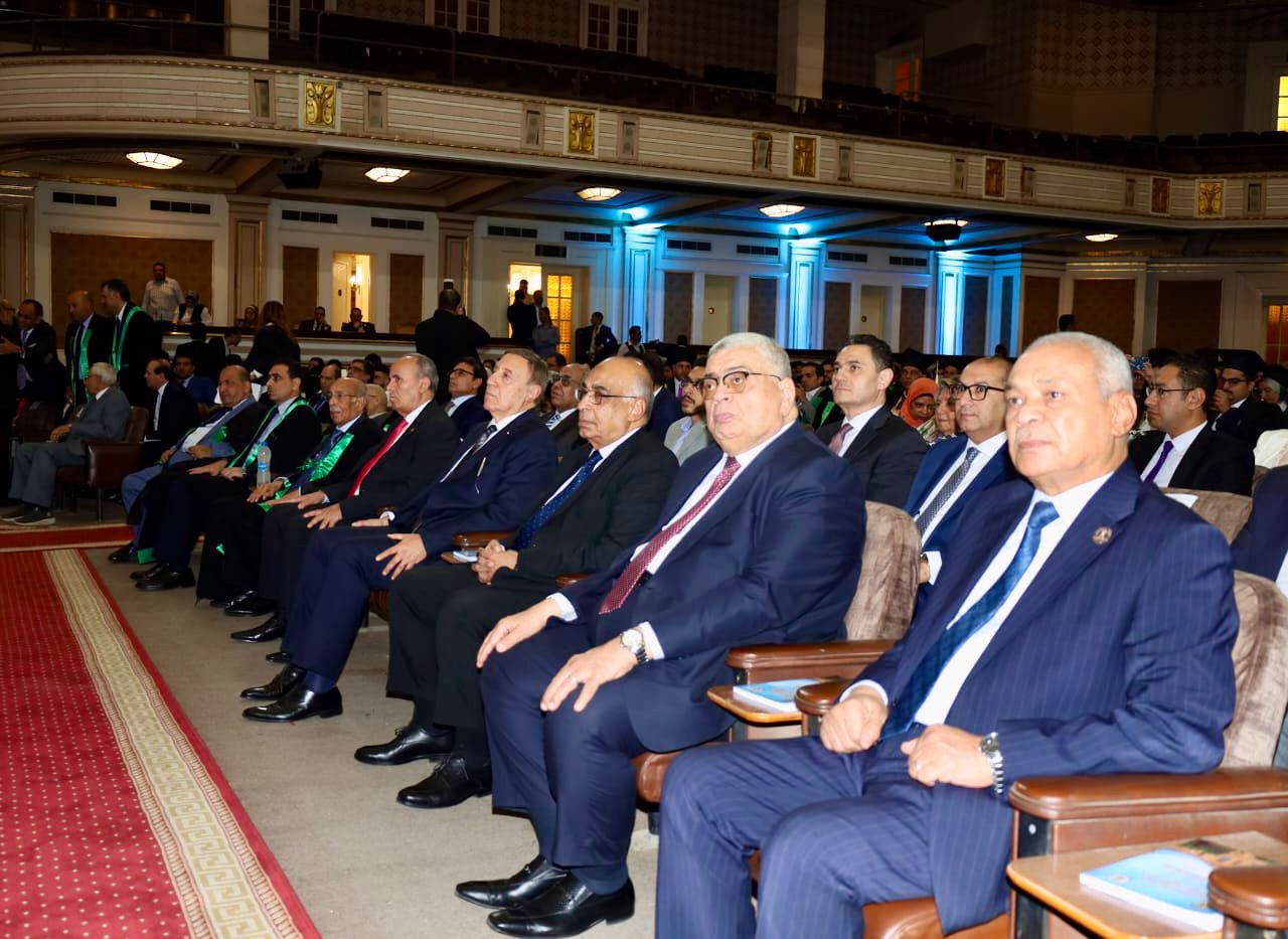 تكريم رئيس هيئة النيابة الإدارية (18)