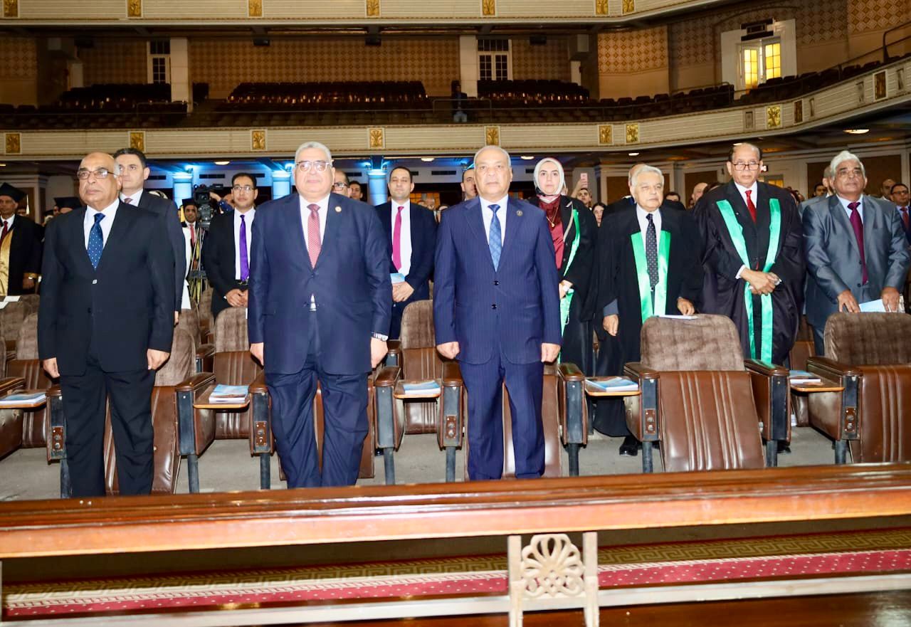 تكريم رئيس هيئة النيابة الإدارية (8)