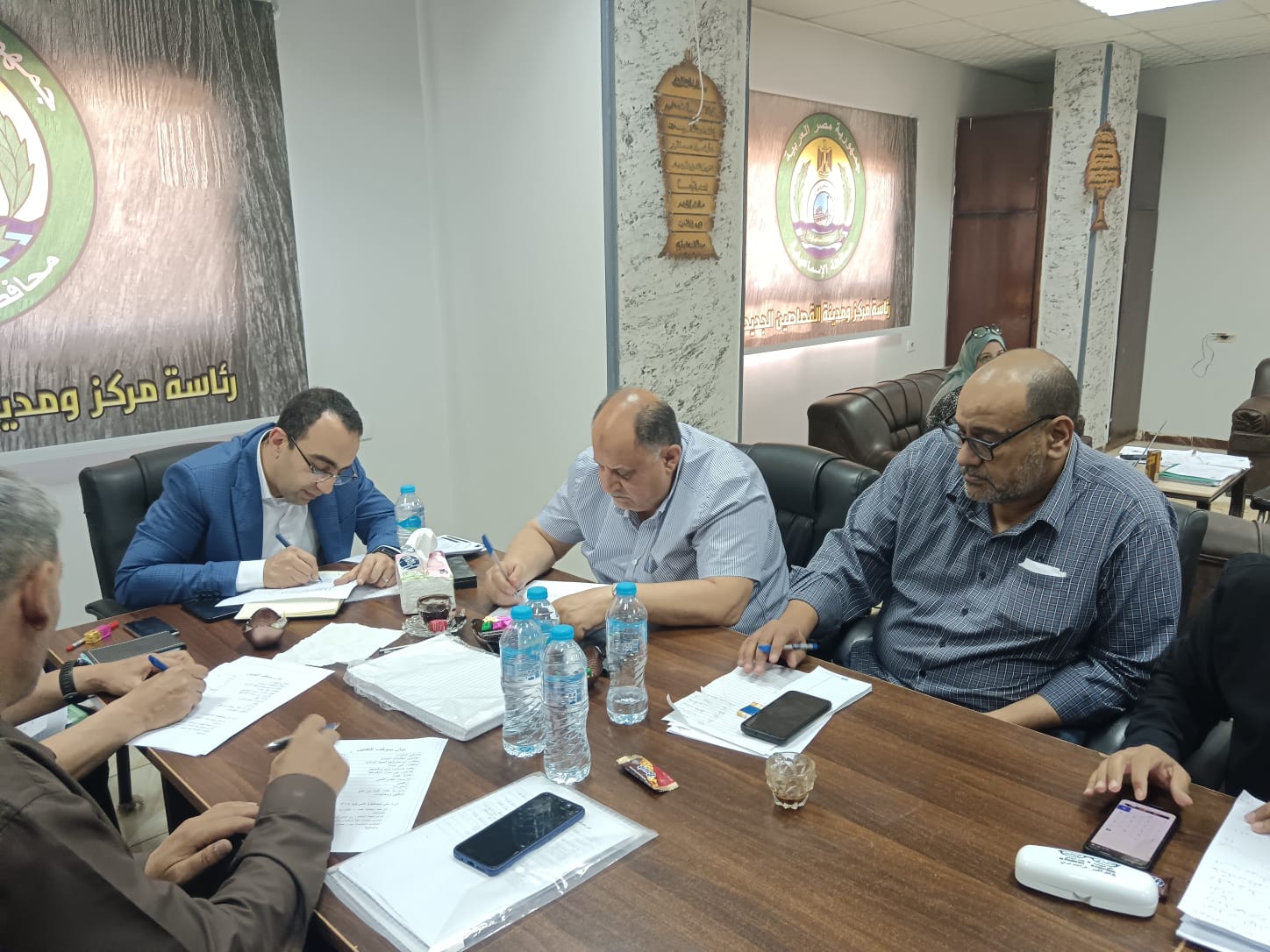 جانب من الاجتماع والمتابعة (3)