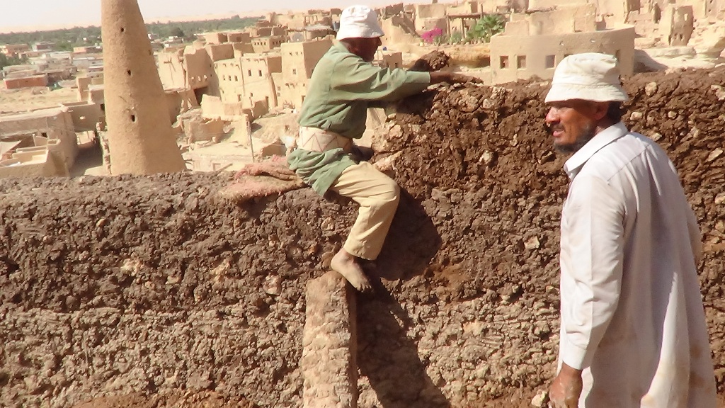 خلال ترميم شالي بايدي ابناء سيوة