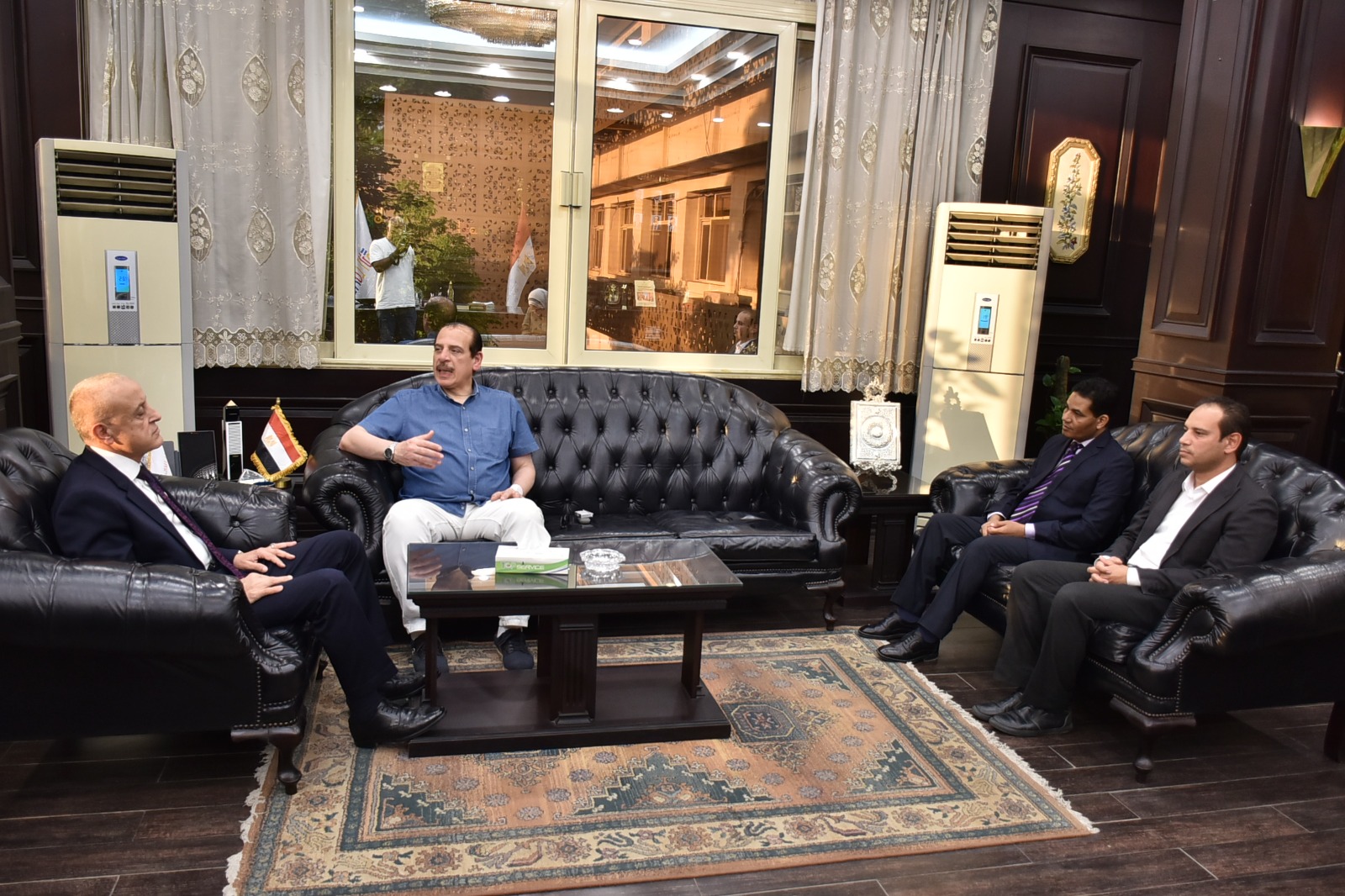 محافظ الأقصر يستقبل نائب وزير الصحة خلال زيارته للمنشآت الطبية