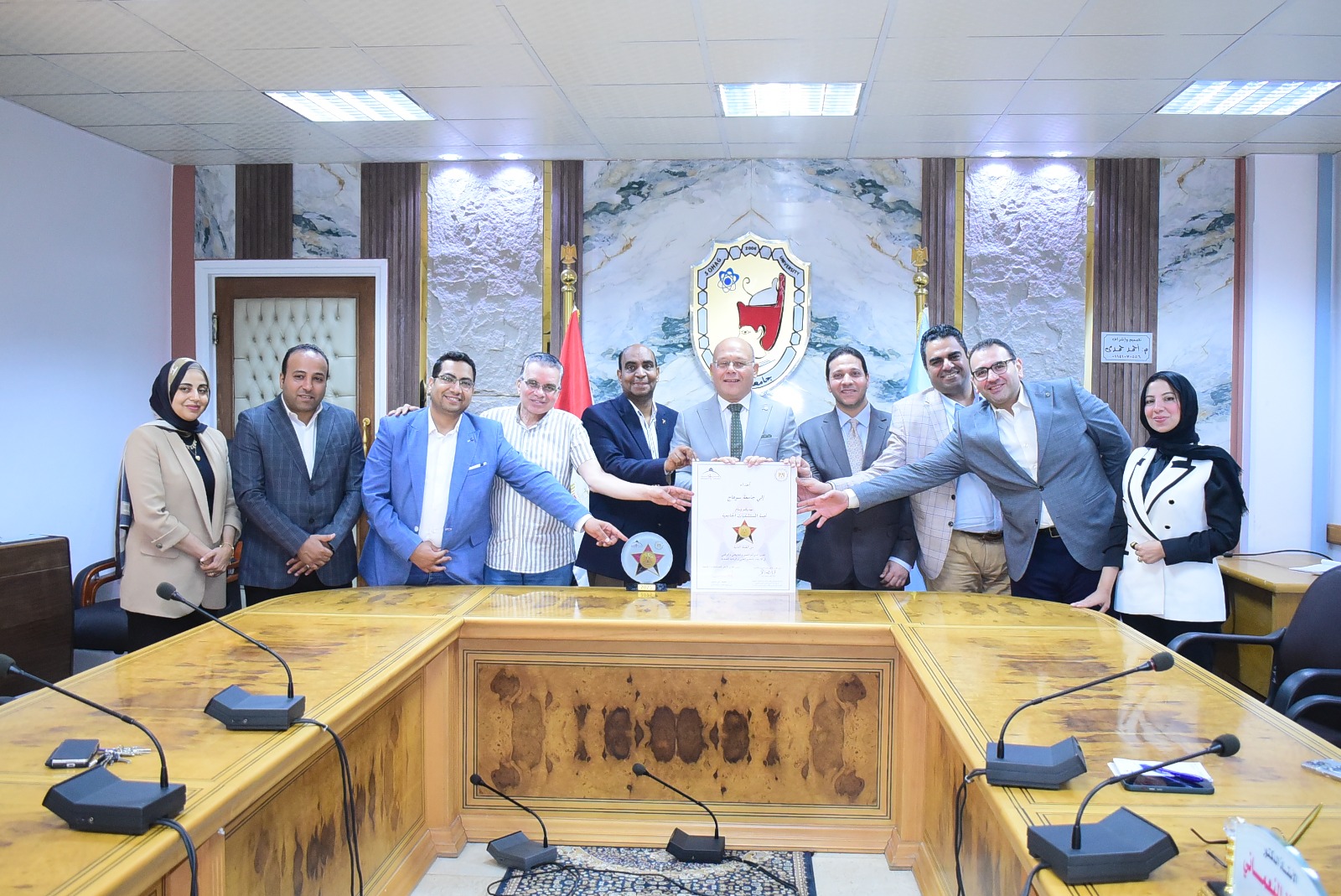 الفريق الفائز بالجامعة الفريق الفائز بالجامعة