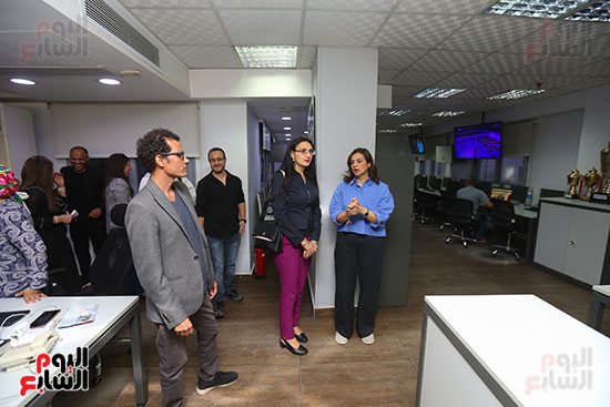 جولة في صالة التحرير جولة في صالة التحرير