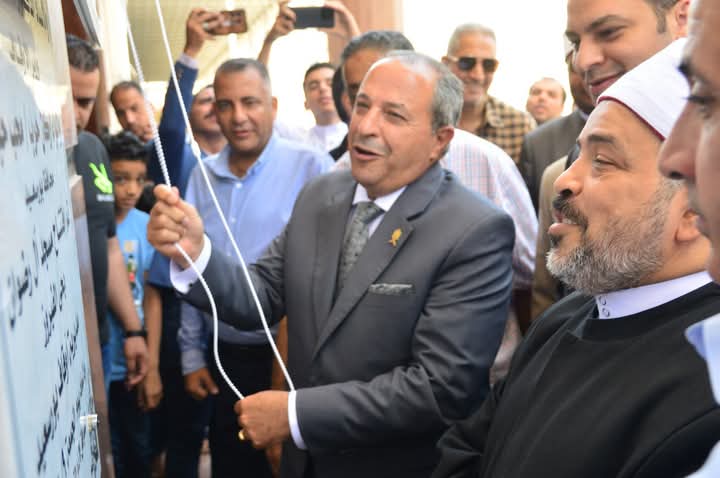 المحافظ يفتتح المسجد المحافظ يفتتح المسجد