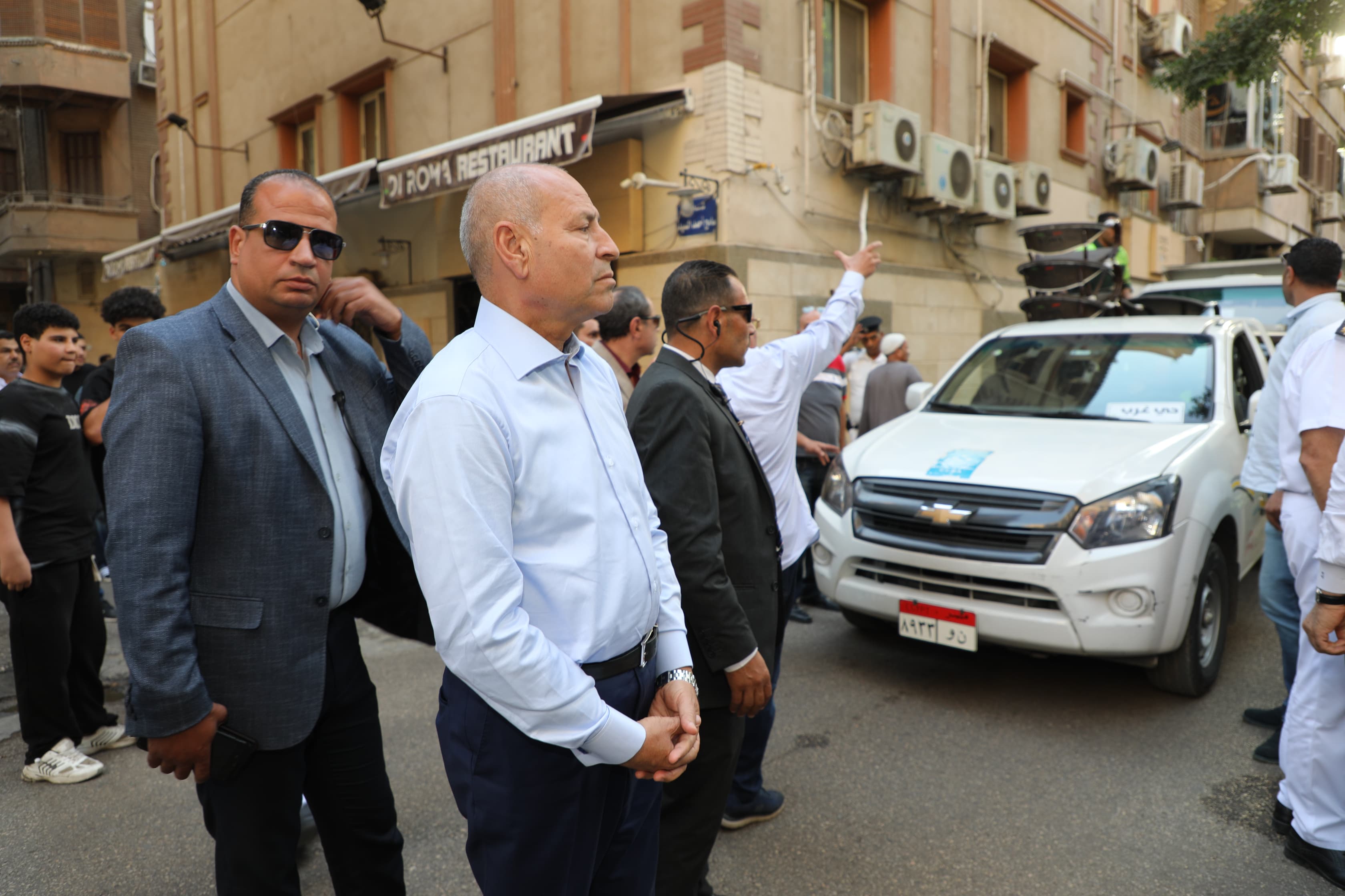 محافظ القاهرة يقود حملة لرفع الإشغالات بالزمالك (2)