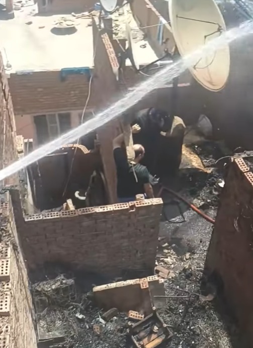 محاولات لاخماد الحريق محاولات لاخماد الحريق