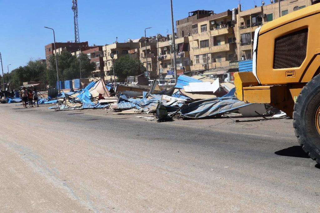 بعد إزالة الأكشاك المخالفة على السكة الحديد