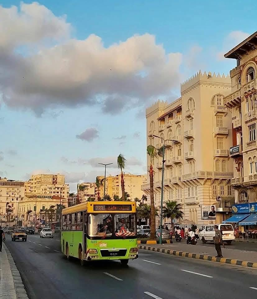 التمشيه على كورنيش الاسكندرية التمشيه على كورنيش الاسكندرية