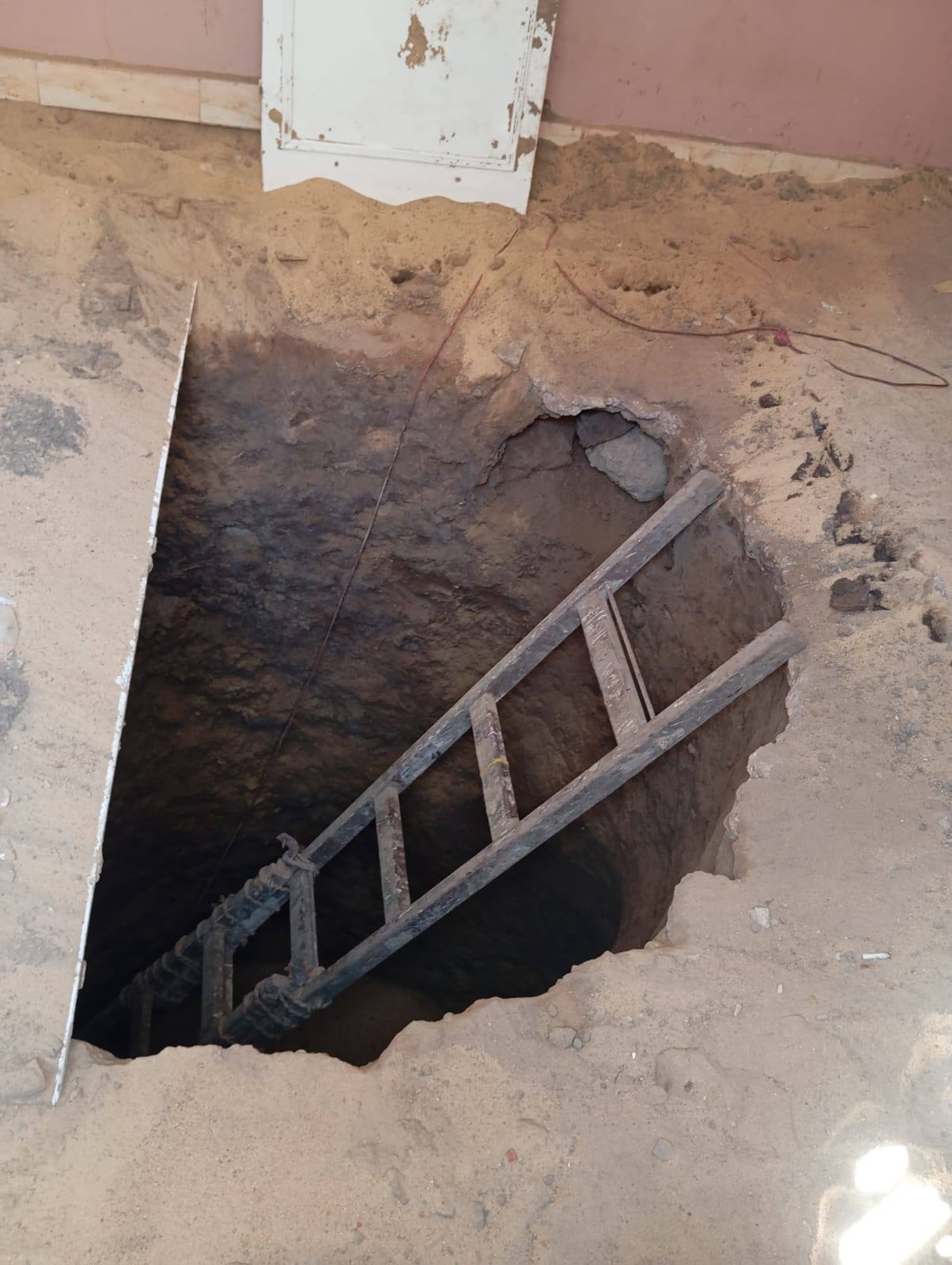 حفرة التنقيب داخل قصر ثقافة الطفل بالأقصر حفرة التنقيب داخل قصر ثقافة الطفل بالأقصر