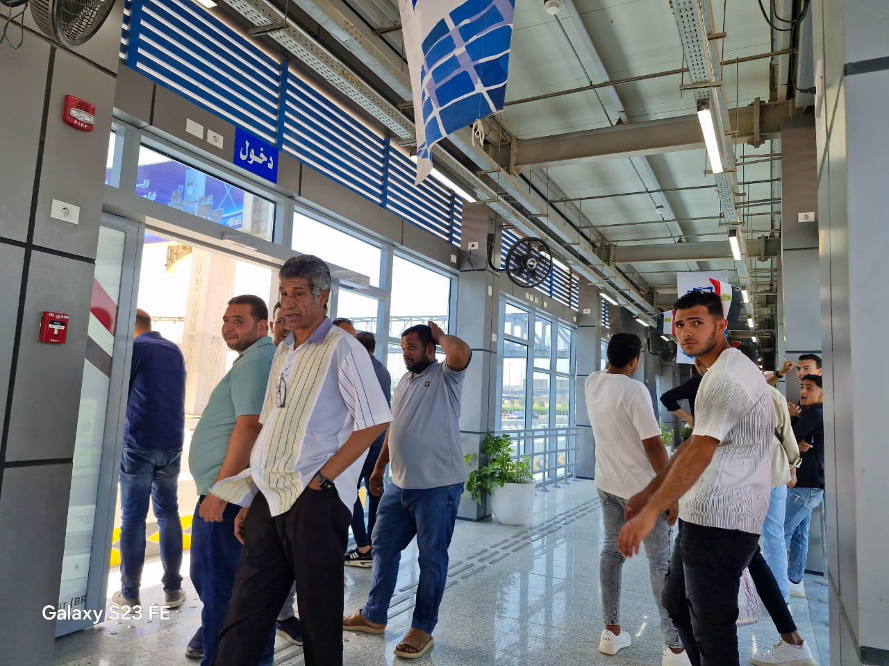 إقبال كبير من المواطنين فى أول ساعات تشغيله