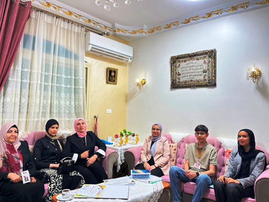 مع معلميهم واسرهم