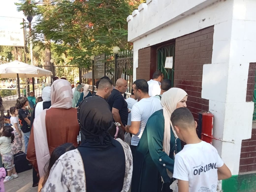 الإقبال على بوابات التذاكر الإقبال على بوابات التذاكر