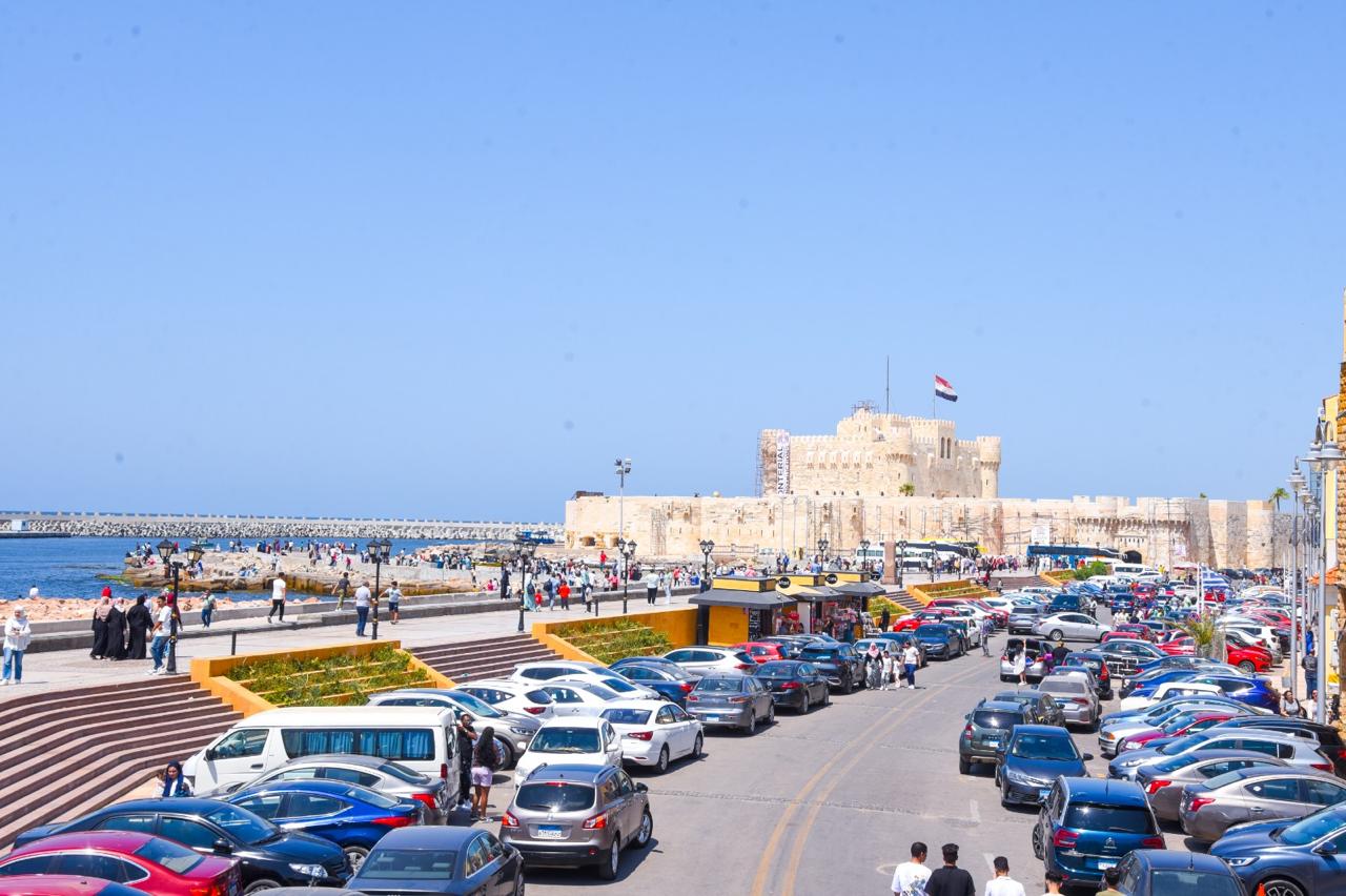 اقبال كبير على القلعة