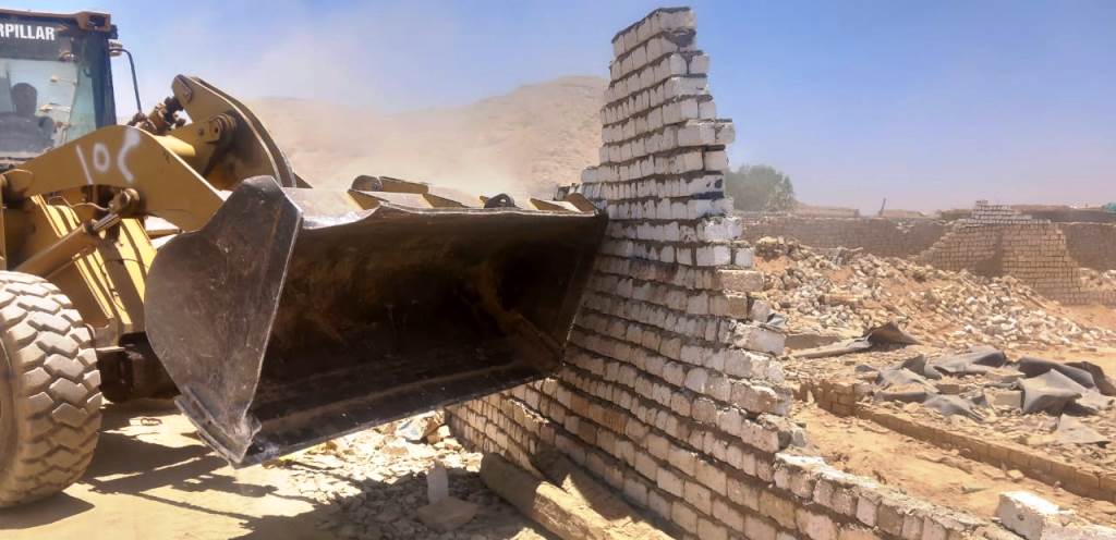 حملة إزالة بإدفو حملة إزالة بإدفو