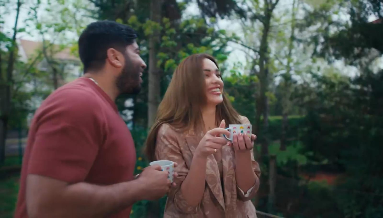 عبيدة تقدم لأول مرة كليبين عن قصة واحدة بتوقيع المخرجة بتول عرفة (3)