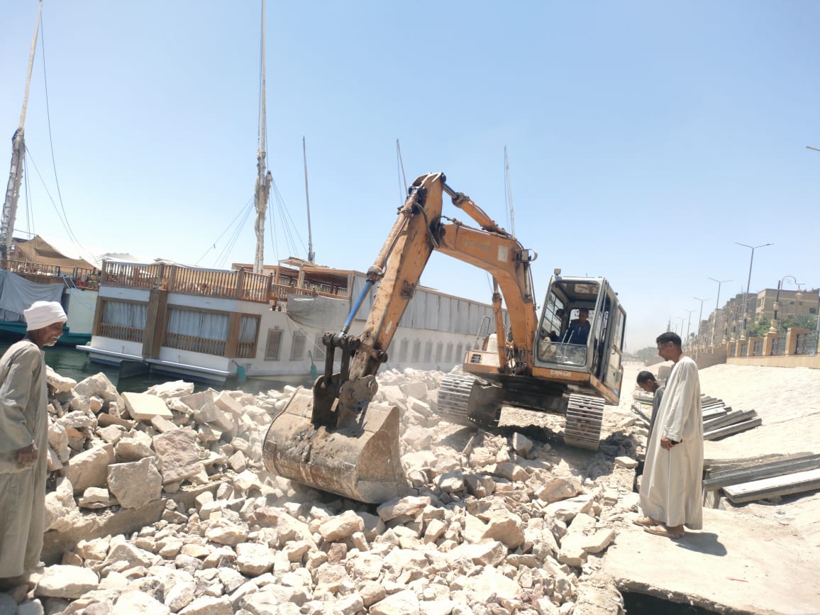إنطلاق تطوير الممشي السياحى والكورنيش بطول 550 متر إنطلاق تطوير الممشي السياحى والكورنيش بطول 550 متر