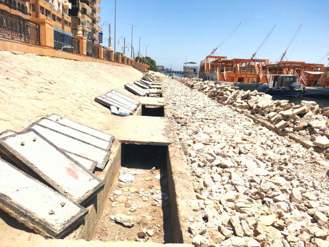 خطوات بدء المرحلة الأولى لتطوير الممشي السياحى والكورنيش بإسنا خطوات بدء المرحلة الأولى لتطوير الممشي السياحى والكورنيش بإسنا