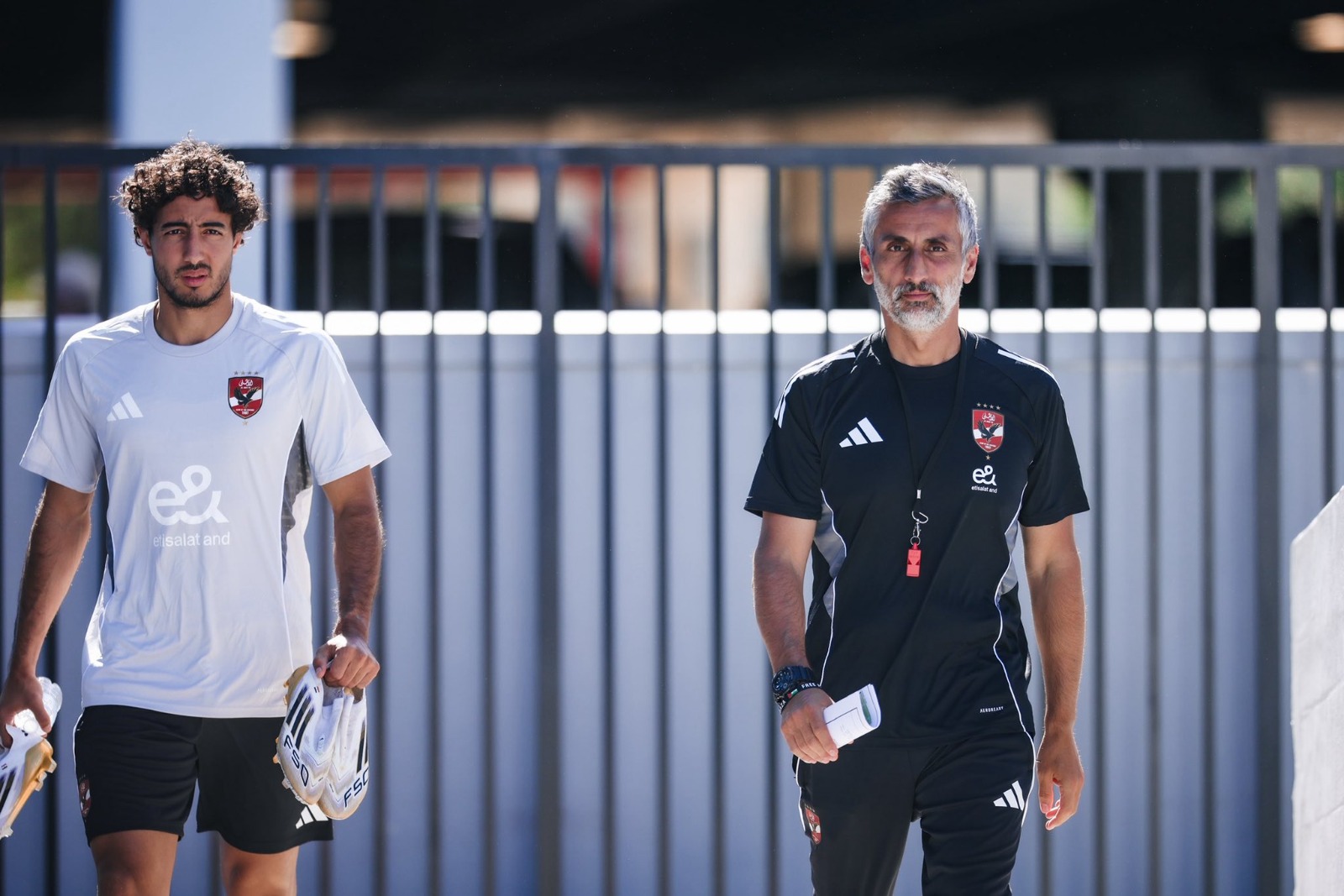 ريبيرو ومحمد هاني في مران الأهلي