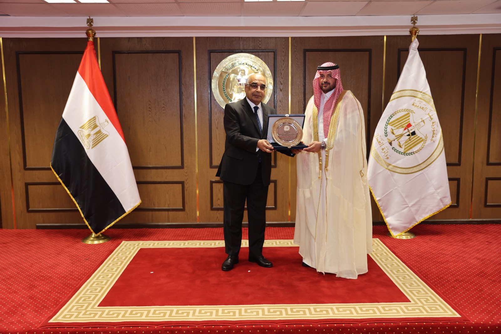 وزير العدل يكرم القادة